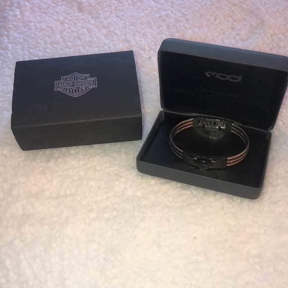 Harley-Davidson Other - Mens Harley Davidson stainless steel cable bracelet with box - FREE SHIPPING
